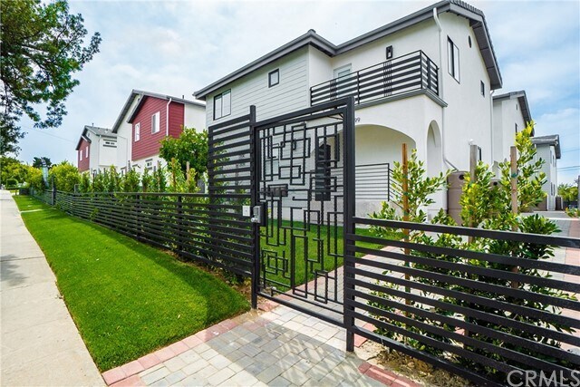 Foto principal - 7203 S La Cienega Blvd