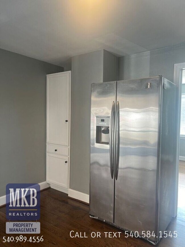 Foto del edificio - 6221 Shady Acres Dr