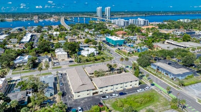 Building Photo - 400 Oakridge Blvd