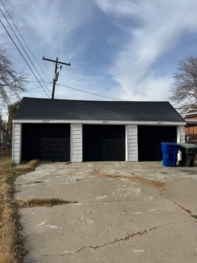 Foto del edificio - 2303 Taylor Ave
