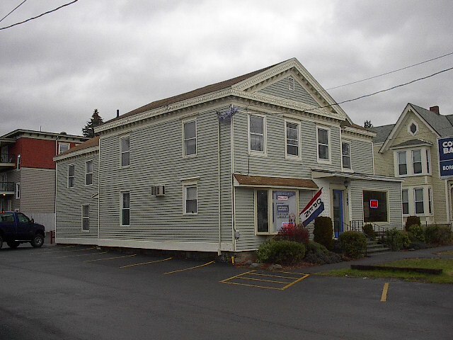 Building Photo - 365 Main St