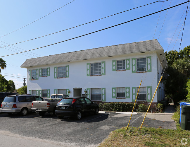 Building Photo - Oak Crest Apartments