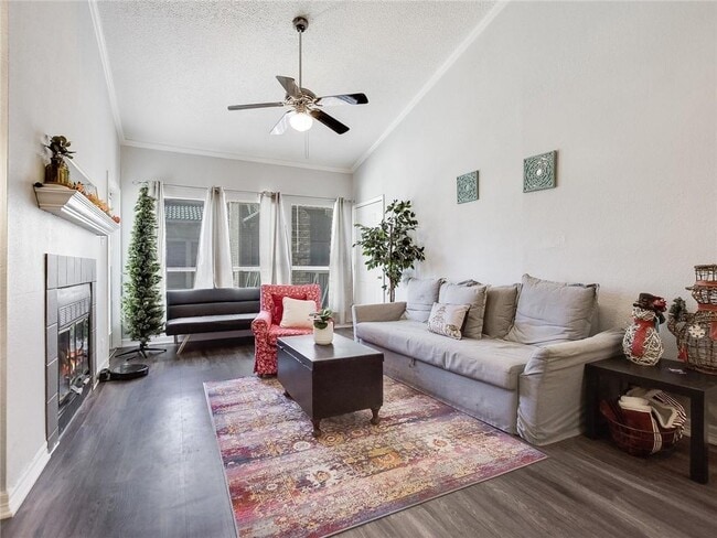 Foto del edificio - 807 W 25th St