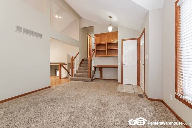Building Photo - Northland Beauty For Rent!