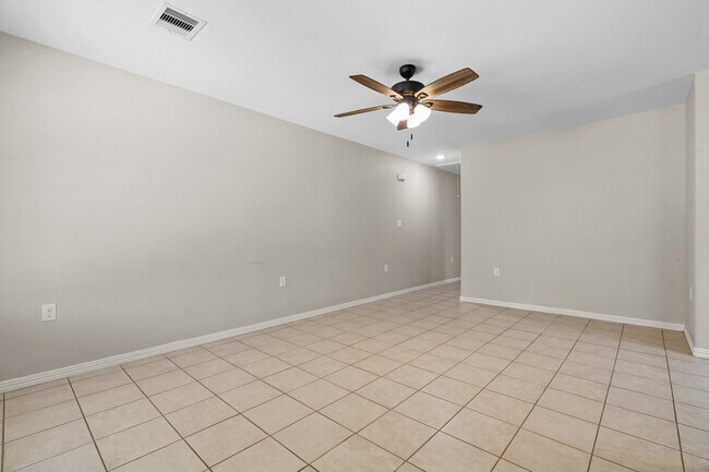 Foto del edificio - 135 S Bend Ct