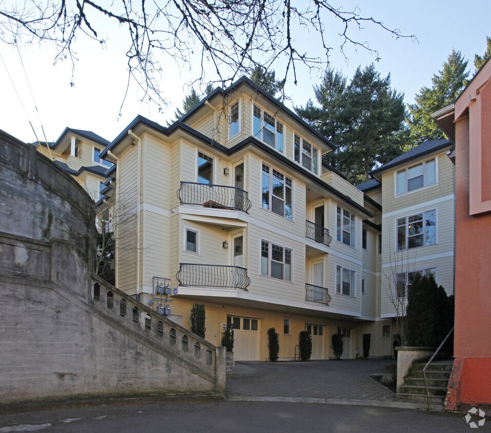 Building Photo - Washington Park Townhome Condominiums