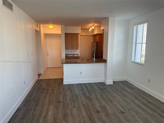 Building Photo - 1830 Radius Dr