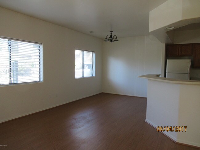 Building Photo - 1102 Boulder Park Ave