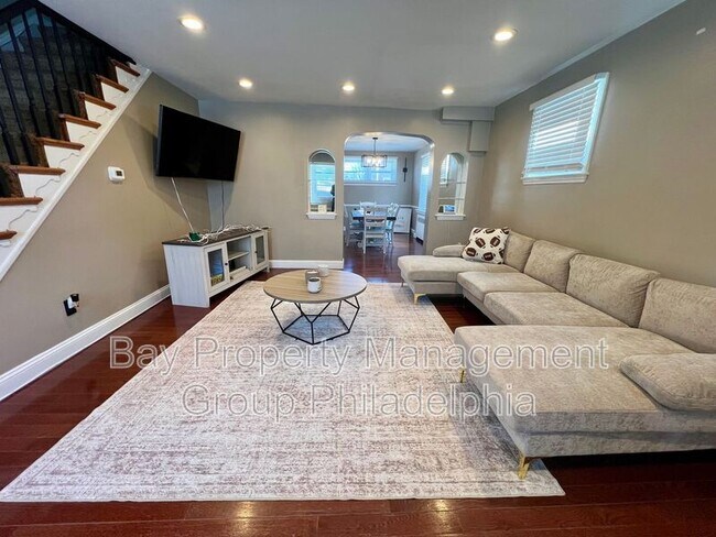 Foto del edificio - 317 Barker Ave