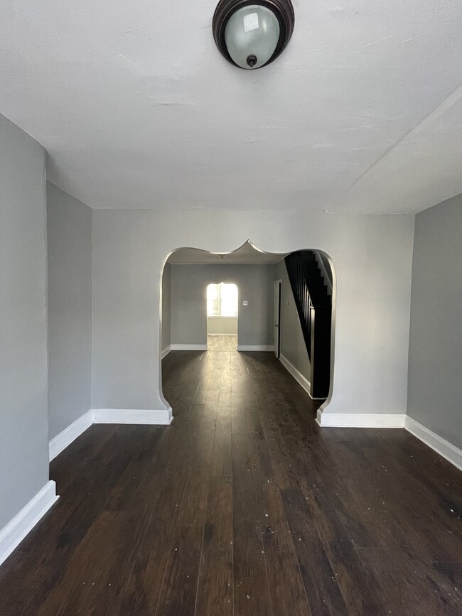 Photo - 2046 Newcomb St House