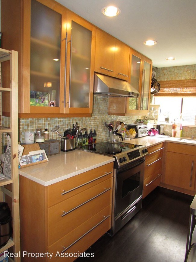 Foto del edificio - 2 br, 2.5 bath House - 512 10th Ave East #4
