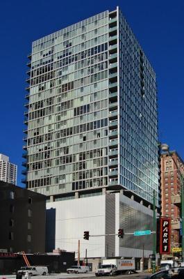 Building Photo - 550 N St Clair St