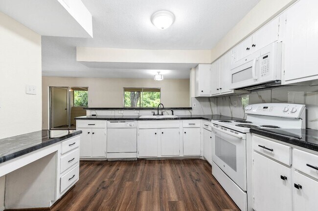 Building Photo - 14515 Wunderlich Dr
