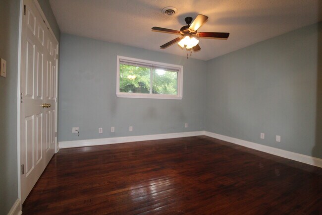 Bedroom 1 - 22 Church St