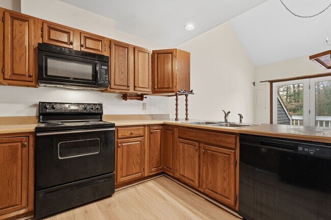 Foto del edificio - Available Now! 3-Bedroom Townhome in West Raleigh