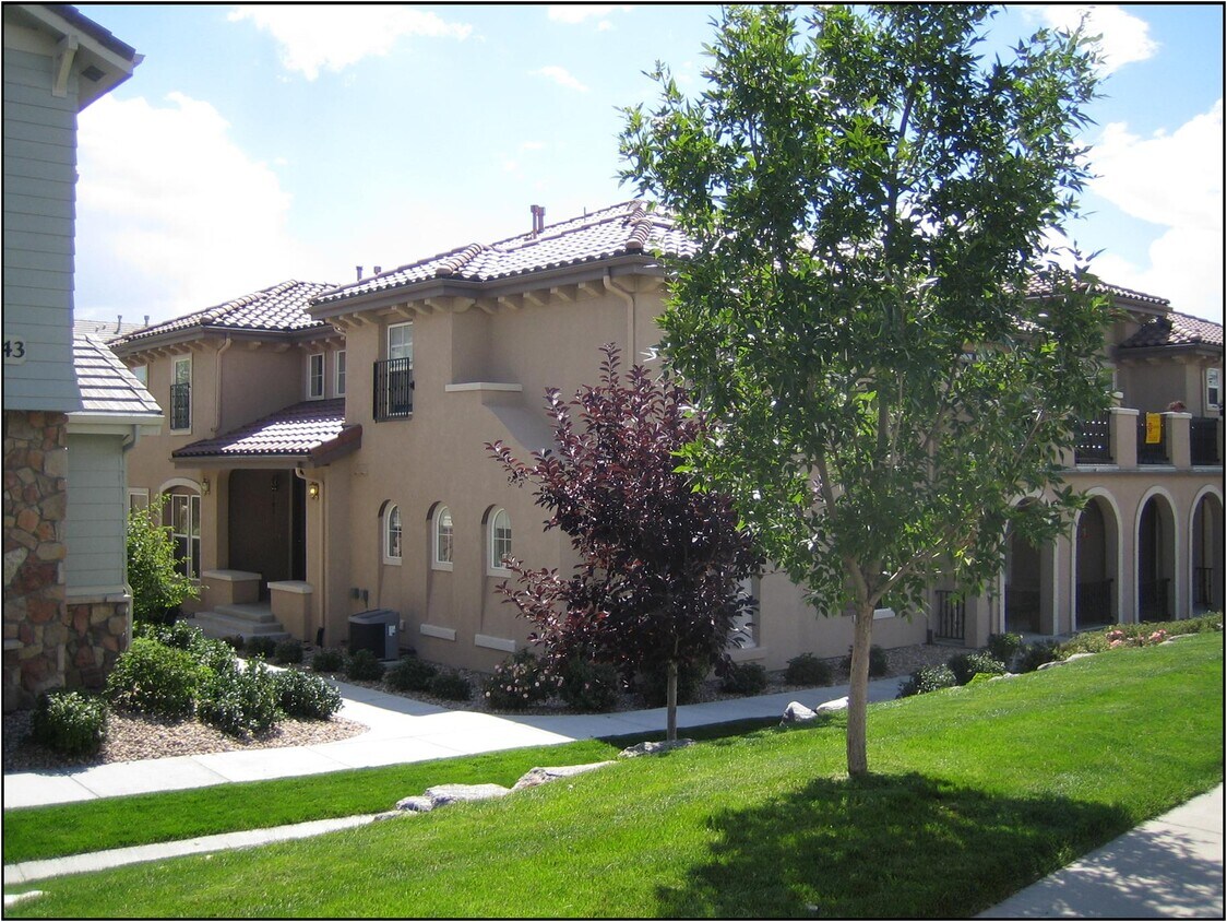 Foto principal - 23025 E Ontario Dr