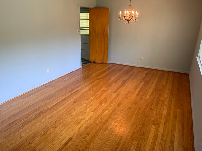 Foto del edificio - 56 Meadowlane Dr