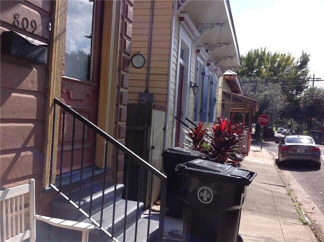 Foto del edificio - 809 France St