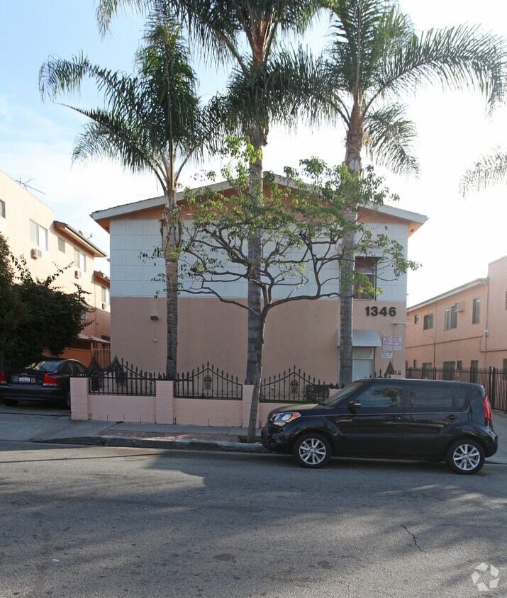 Foto del edificio - 1346 N Las Palmas Ave