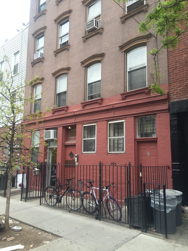 Foto del edificio - 135 N 6th St