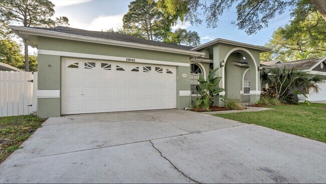Building Photo - Your Perfect Haven Awaits: Spacious 4-Bedr...