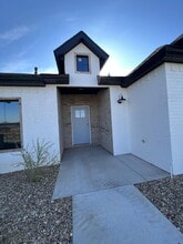 Building Photo - 10913 Albany Ave