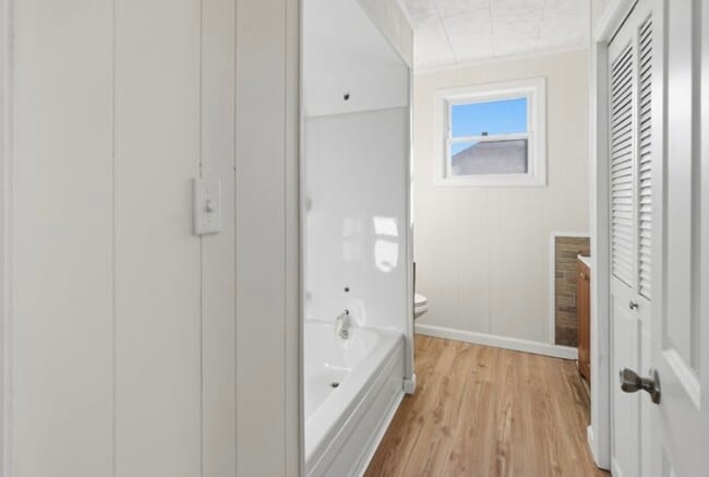 Building Photo - 32 Oregon St