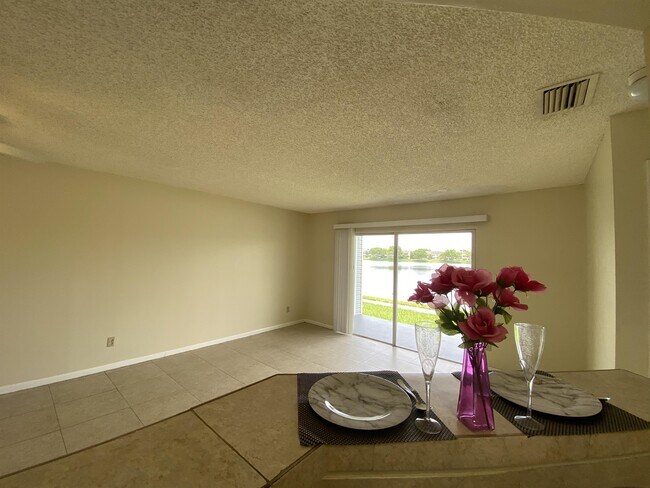 Foto del edificio - 3425 NW 44th St