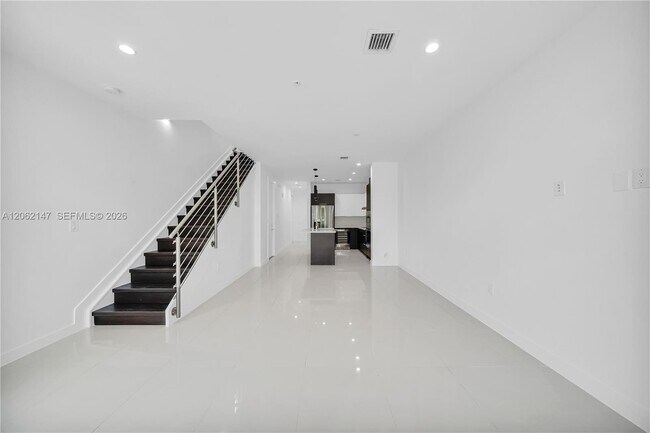 Foto del edificio - 6310 NW 103rd Pl