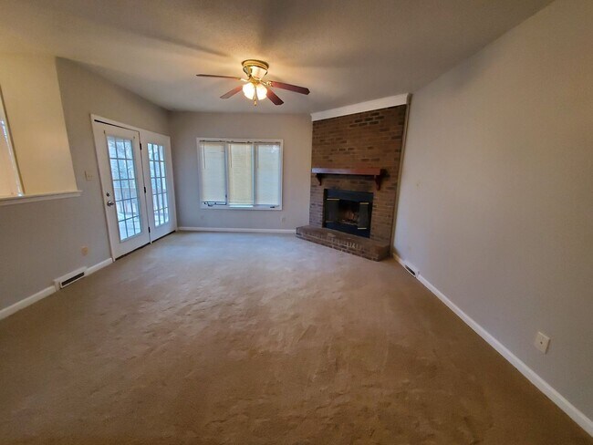 Building Photo - 7097 Tollhouse Dr