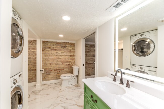 Foto del edificio - 719 Post St