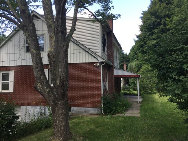 Building Photo - 41 Rural Ave