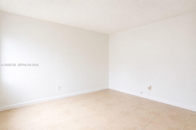 Foto del edificio - 932 Moffett St