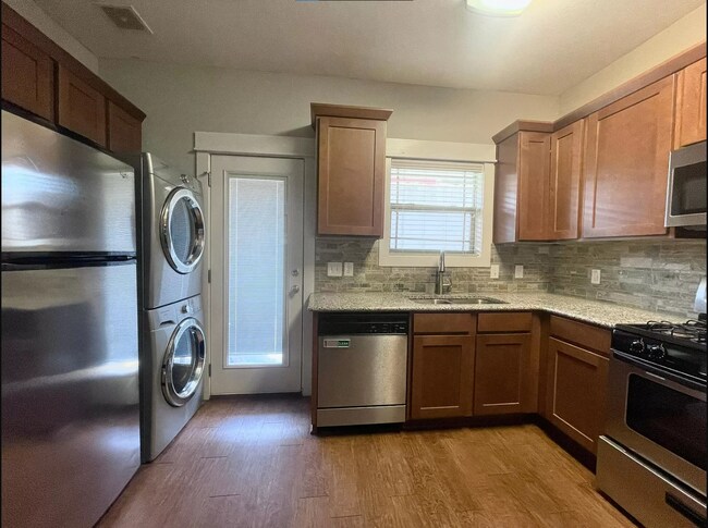 Foto del edificio - Spacious North Austin Duplex for August