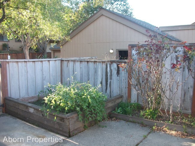 Building Photo - 2 br, 2 bath House - 118 La Quebrada