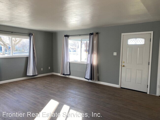 Building Photo - 3 br, 2 bath House - 908 Acacia Court