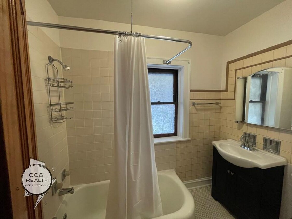 Foto del edificio - 3148 N Linder Ave