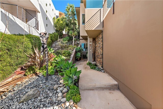Building Photo - 2166 Ruby Pl