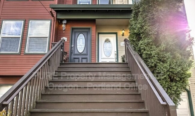 Building Photo - 310 NE Morris St