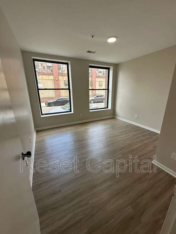 Foto del edificio - 355 Hamilton Ave