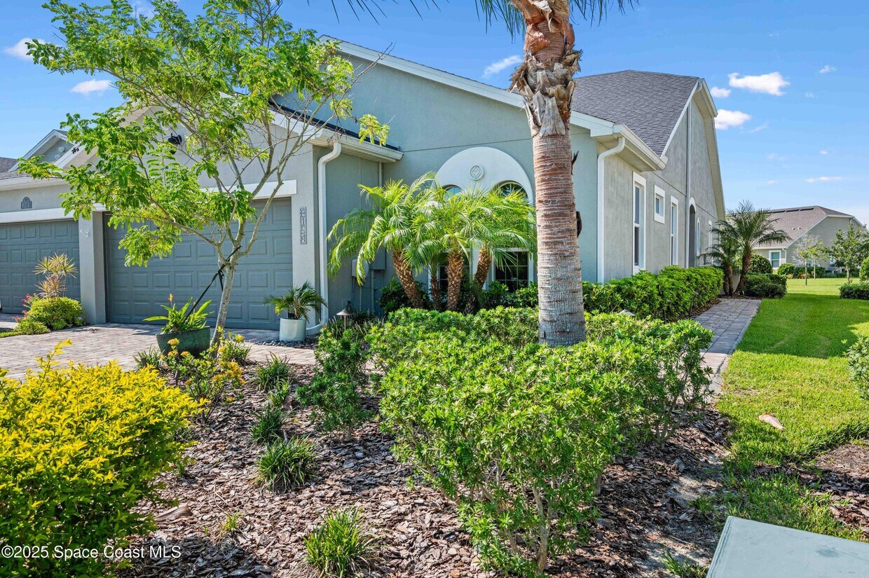 Foto principal - 8194 Loren Cove Dr