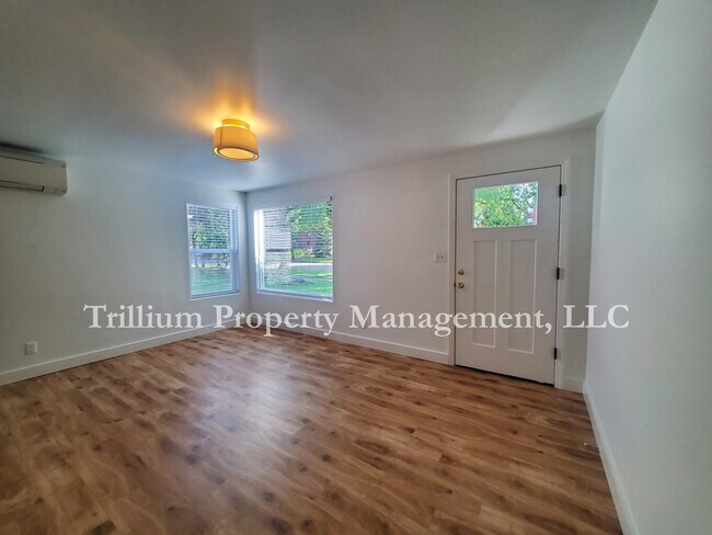 Photo - 4835 N Willamette Blvd House