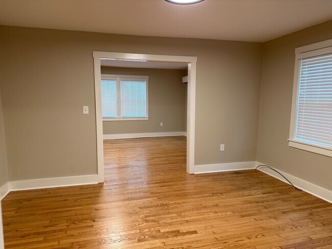 Building Photo - 1214 Catawba St