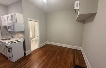 Building Photo - 2724 Jefferson Ave