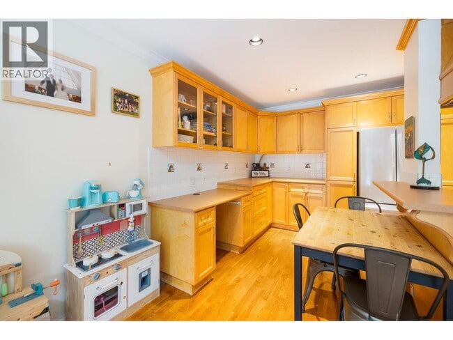 Photo du bâtiment - 1235 W 15th Ave