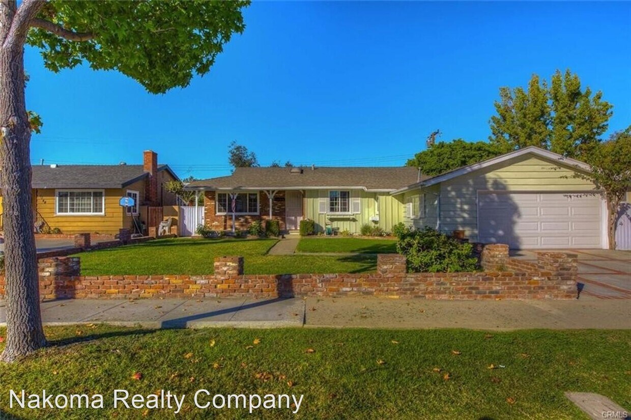 Primary Photo - 6 br, 2 bath House - 1054 N Grand St
