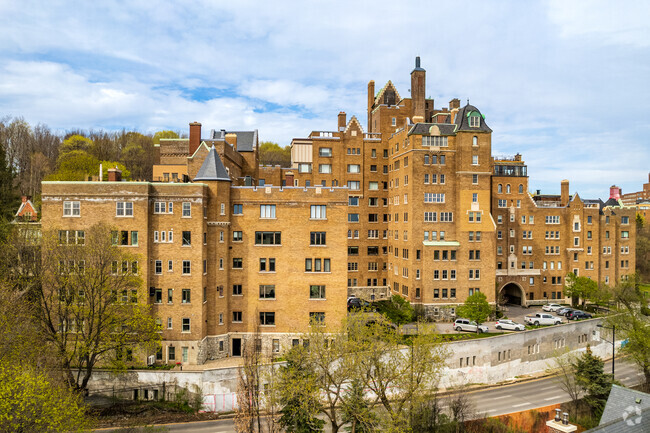 Building Photo - Gleneagles Complex