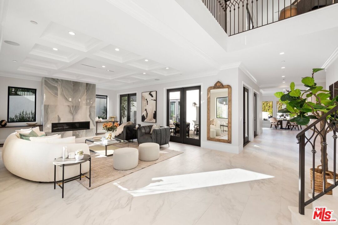 Foto principal - 4351 Vanalden Ave