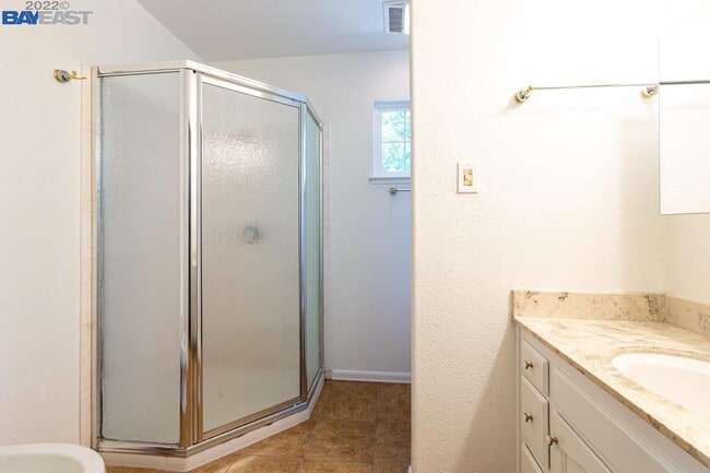 Building Photo - 839 Solana Dr