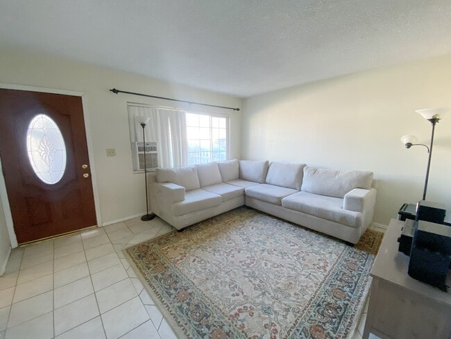 Building Photo - 4058 W Ave L4